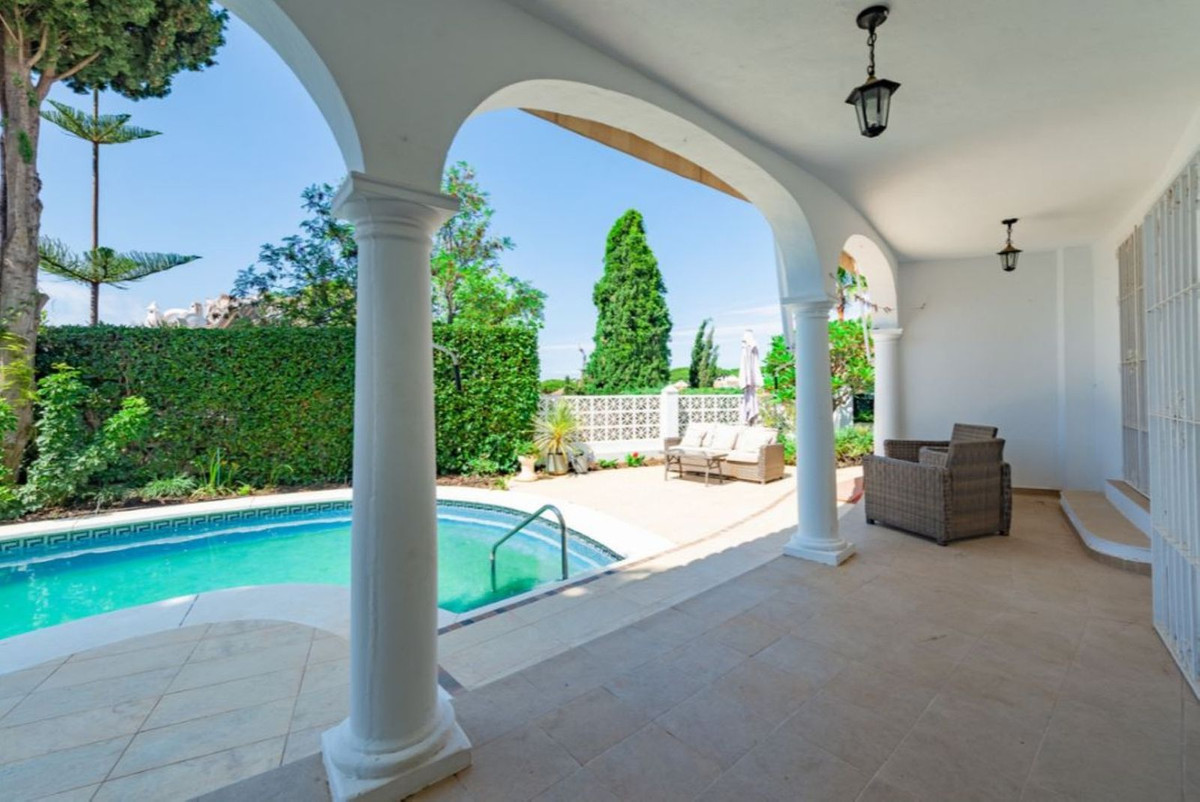 Villa te koop in Reserva de Marbella R4114381