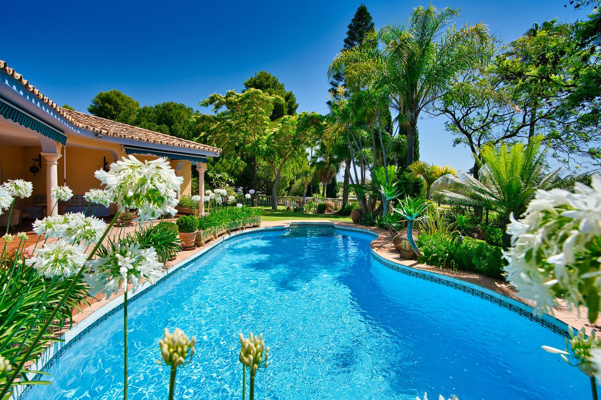 5 bedroom Villa For Sale in El Paraiso, Málaga - thumb 21