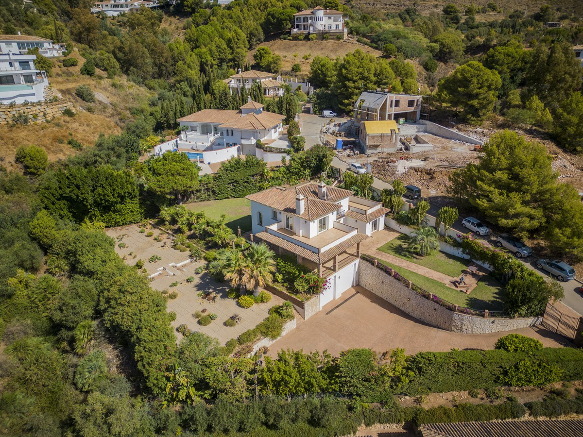 3 bedroom Villa For Sale in Valtocado, Málaga - thumb 2