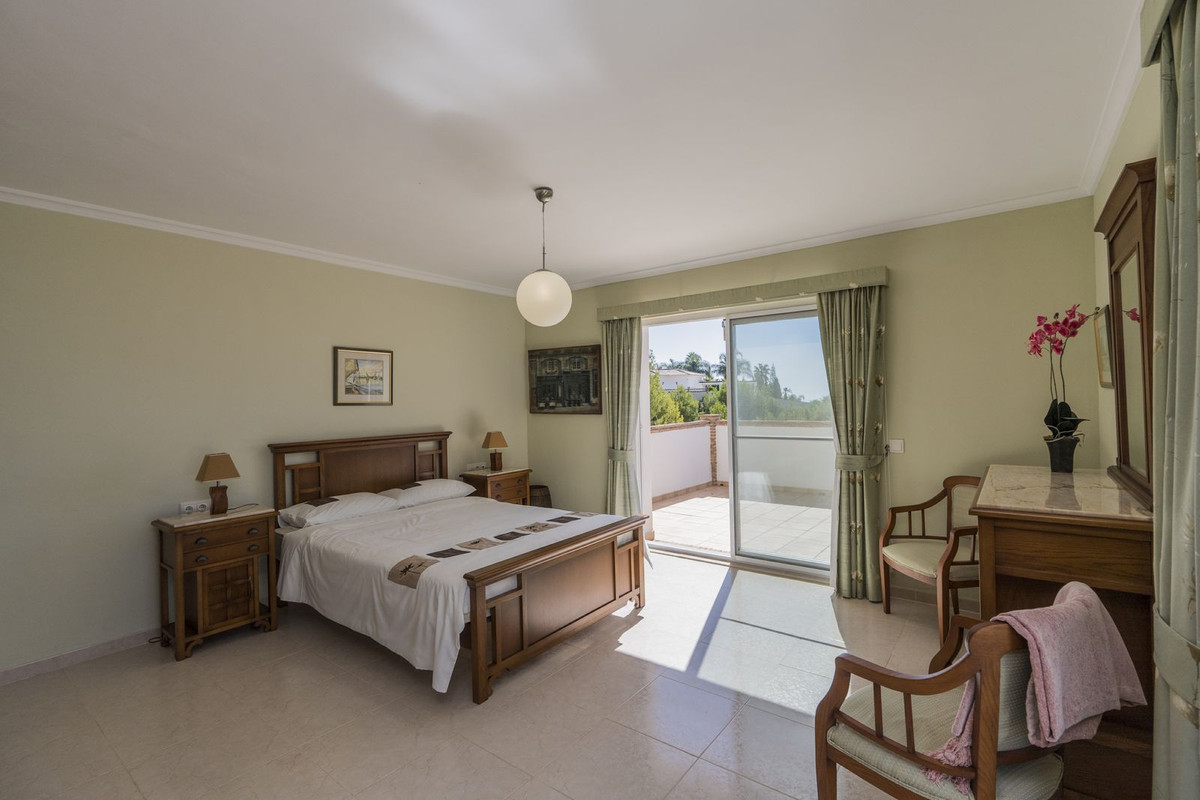 3 bedroom Villa For Sale in Valtocado, Málaga - thumb 24