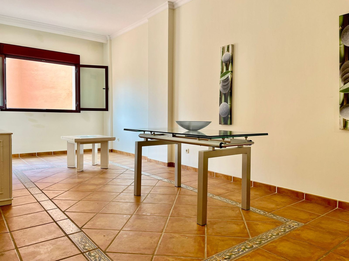 1 bedroom Apartment For Sale in Benahavís, Málaga