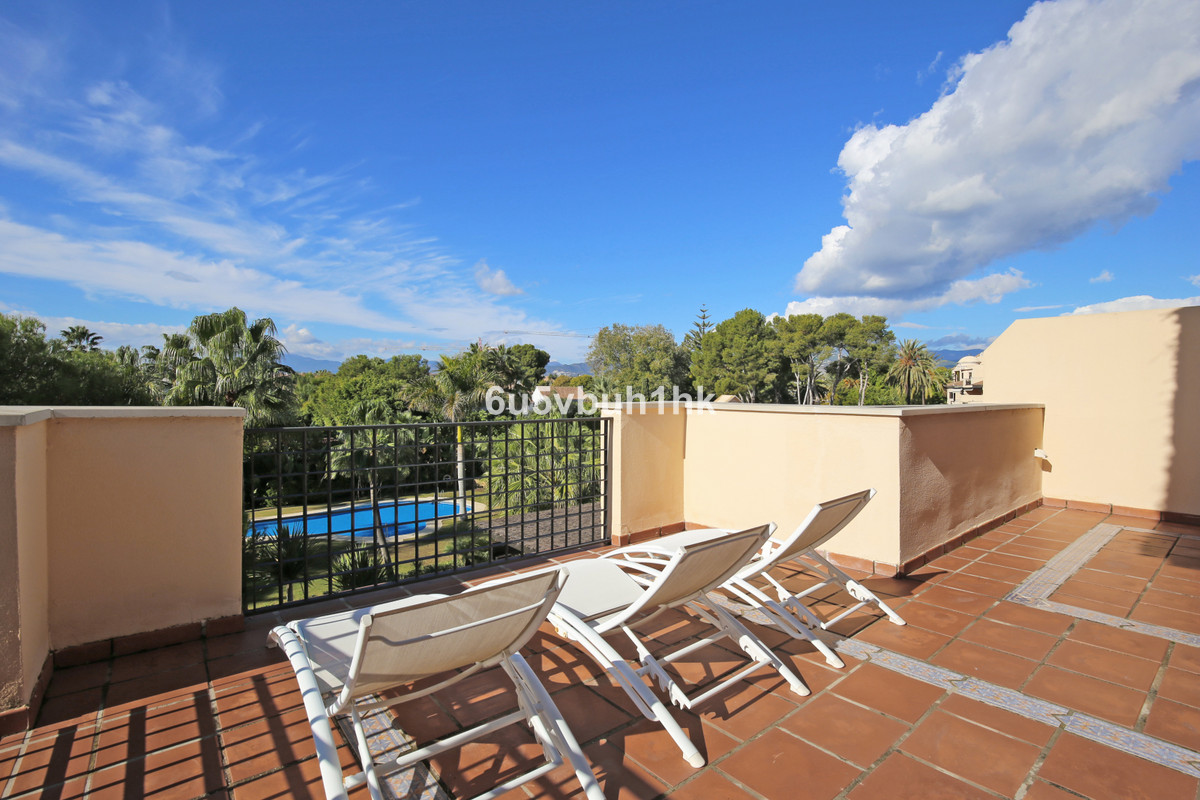 Stunning four bedroom, southwest facing penthouse in the beachside gated community Las Mimosas de Puerto Banus; with 24hr security, communal swimmi...