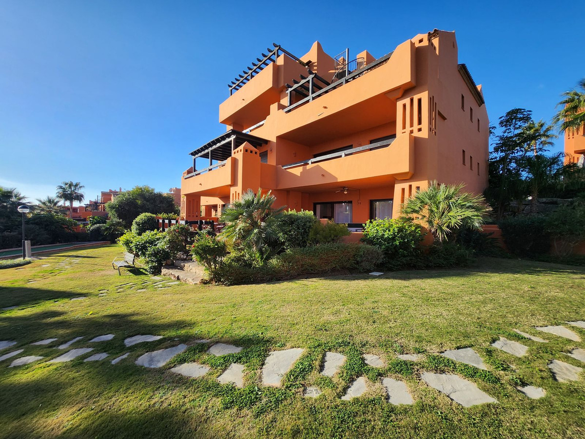 Апартамент нижний этаж для продажи в Estepona, Costa del Sol