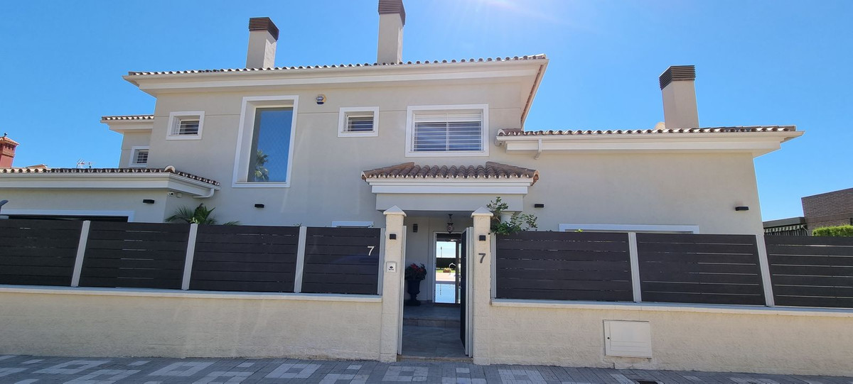 Villa te koop in Torremolinos R4249777