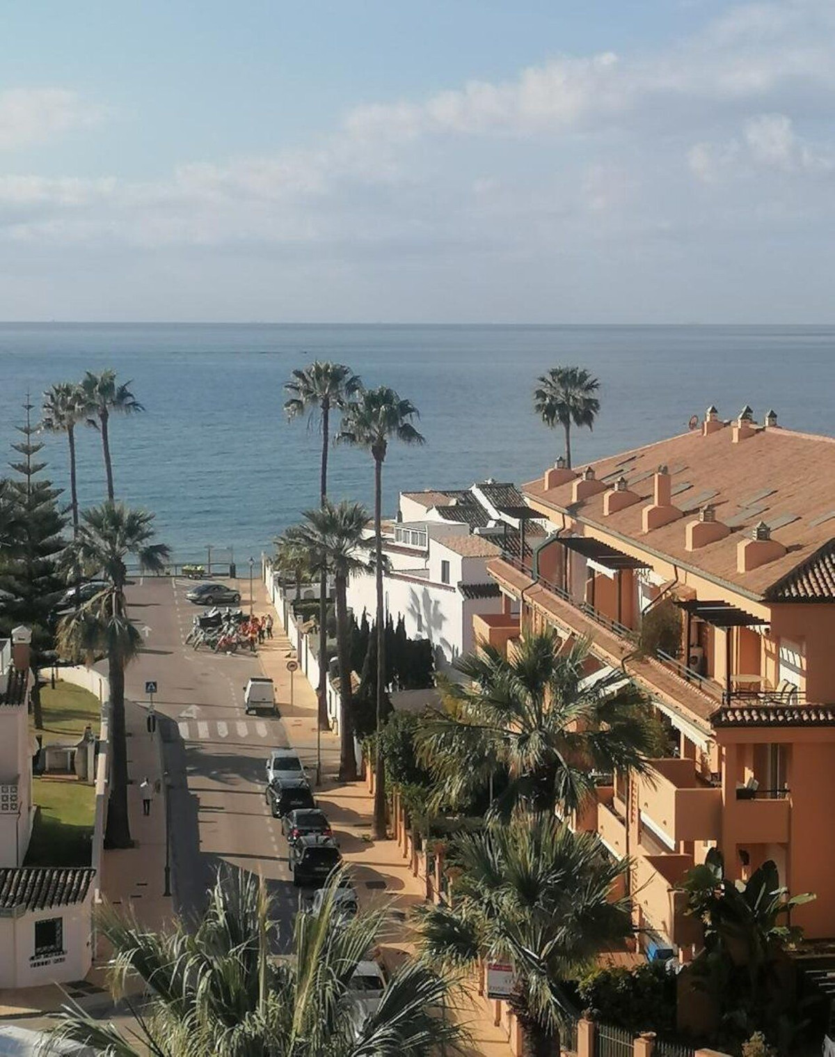 Middle Floor Apartment for sale in Costabella R4625833