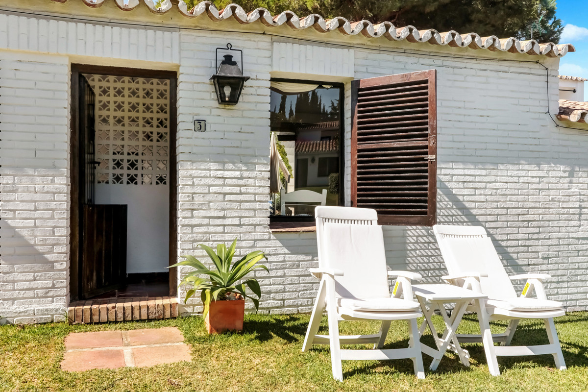 2 bedroom Townhouse For Sale in Costa del Sol, Málaga - thumb 1