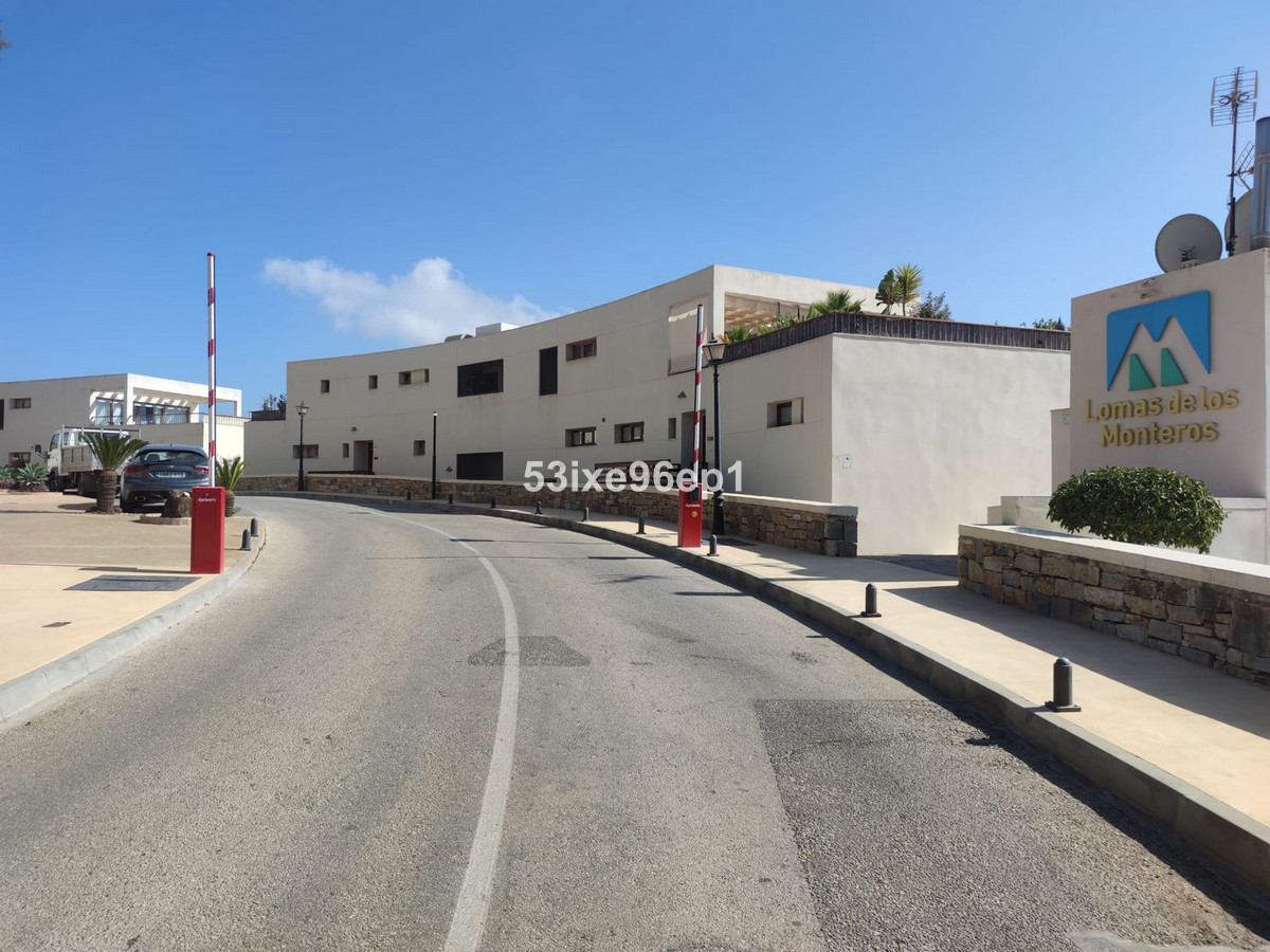  Apartamento, Planta Baja  en venta    en Altos de los Monteros