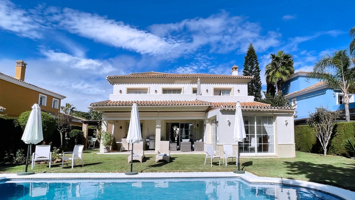 Villa - Chalet en venta en Estepona R4455343