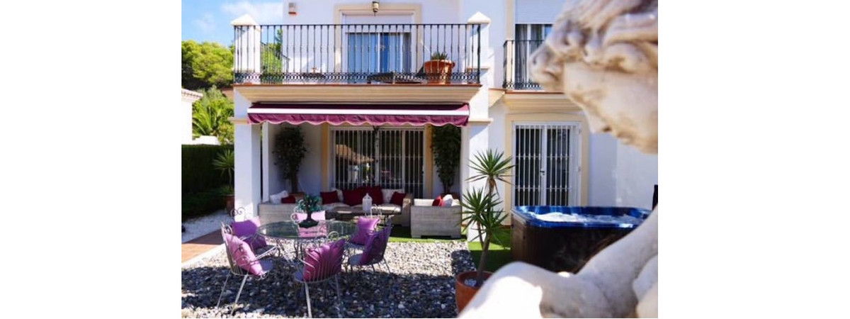 EXCEPTIONAL SEMI DETACHED HOUSE WITH PRIVATE POOL IN ALHAURIN EL GRANDE !!!
