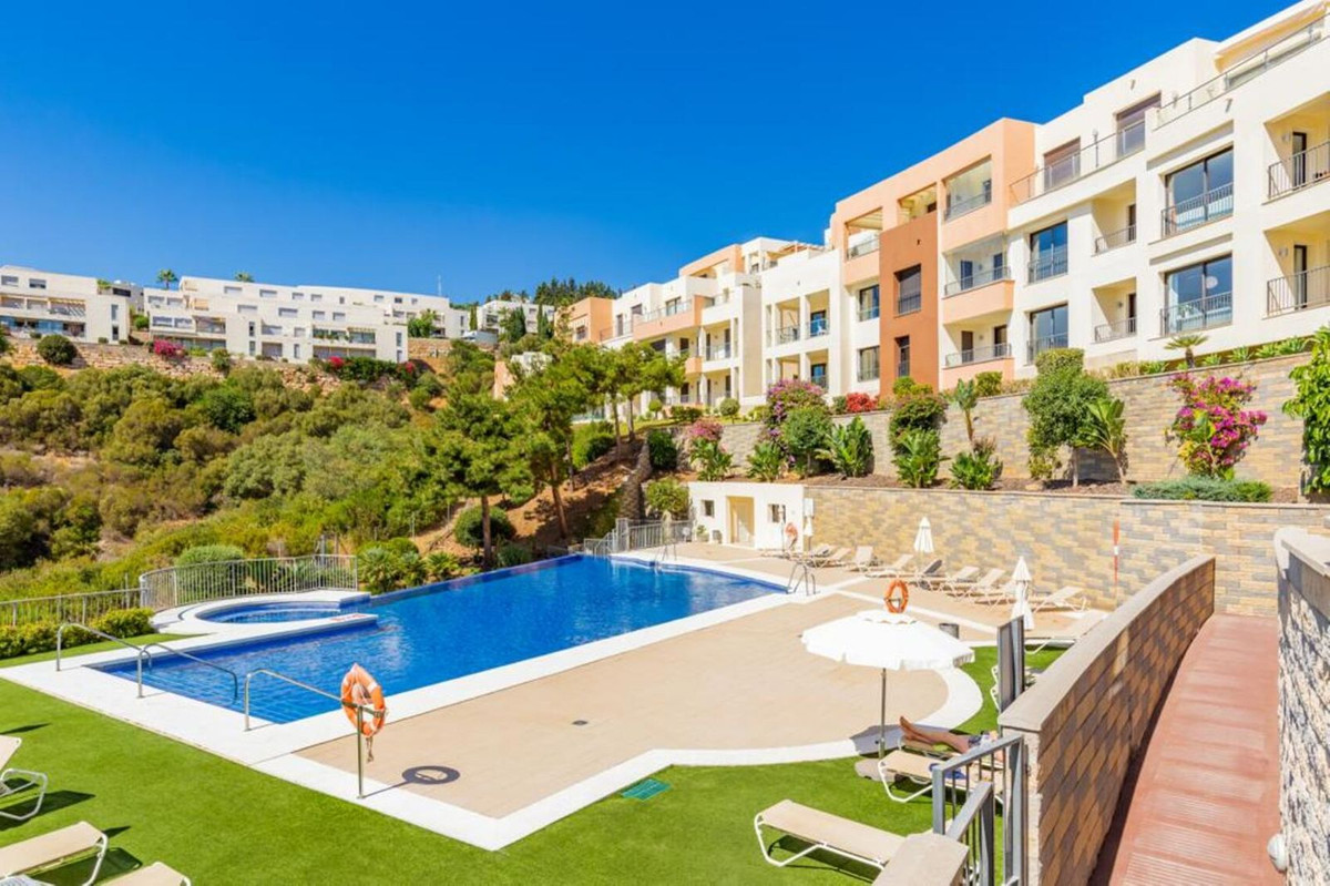 Apartamento en venta en Los Altos de los Monteros, Marbella Este