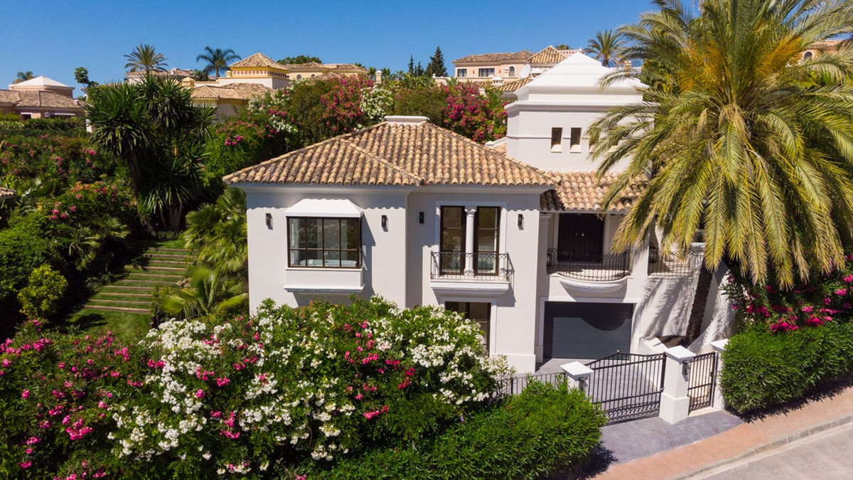 Detached Villa for sale in Nueva Andalucía R4306030