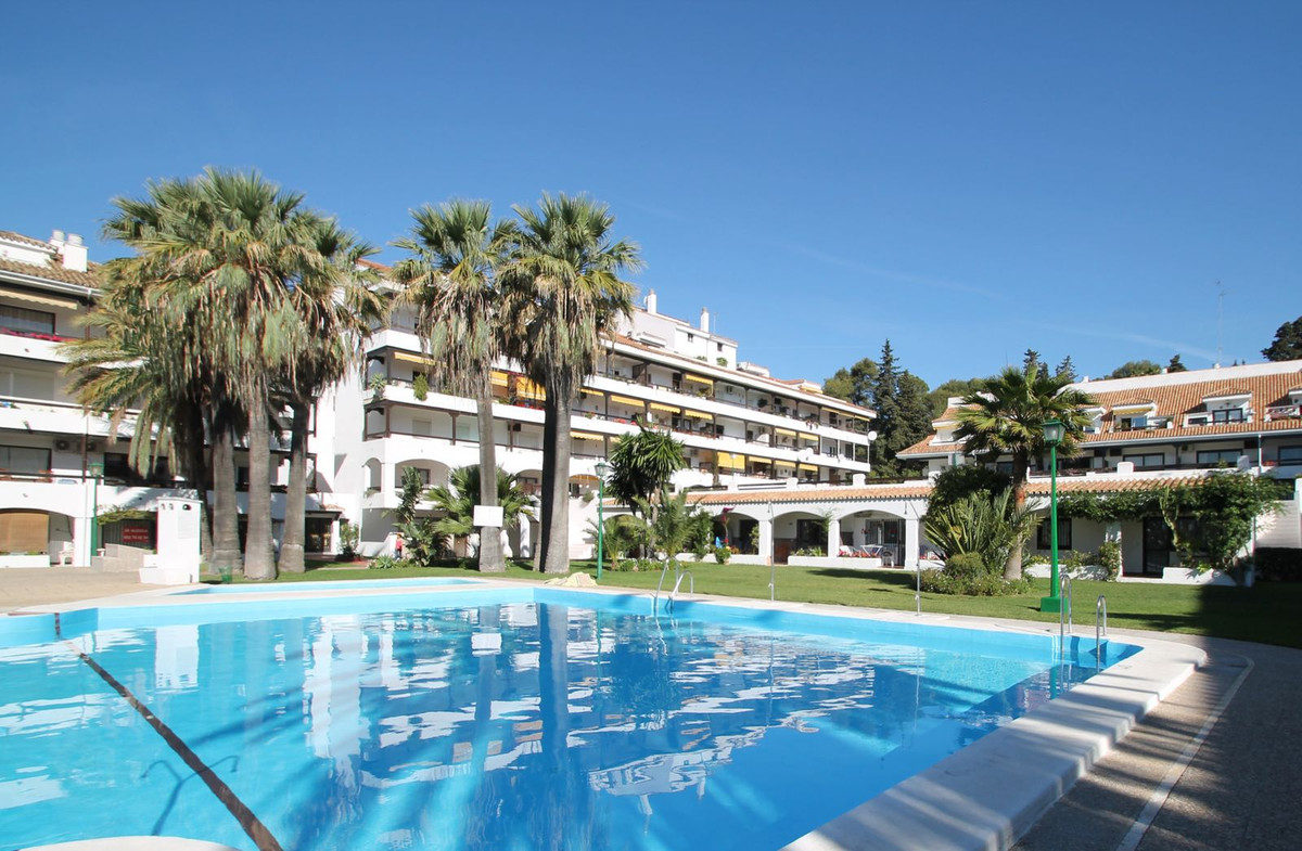 2 Bedroom Ground Floor Apartment For Sale Marbella, Costa del Sol - HP4177972