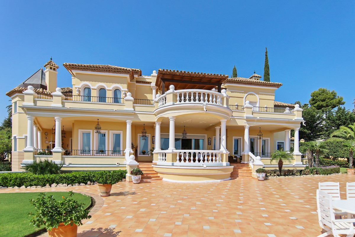 ES157360: Villa  in Benahavís