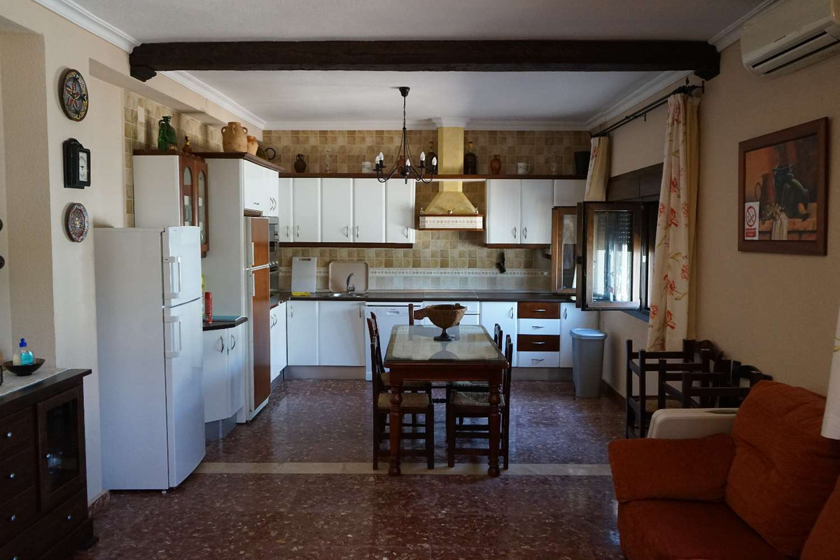 3078-V For sale very spacious villa on 12.000m2 of fenced plot.