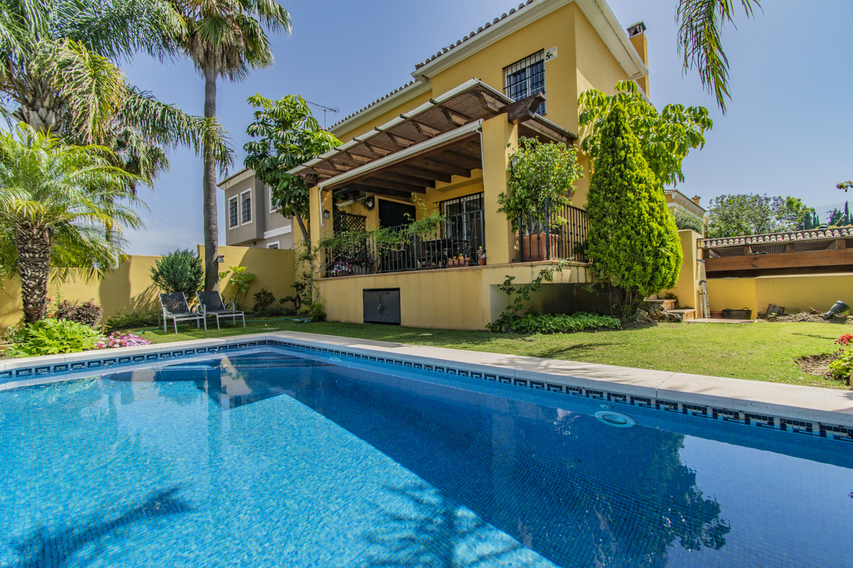 Semi-Detached House for sale in Guadalmina Alta, Costa del Sol