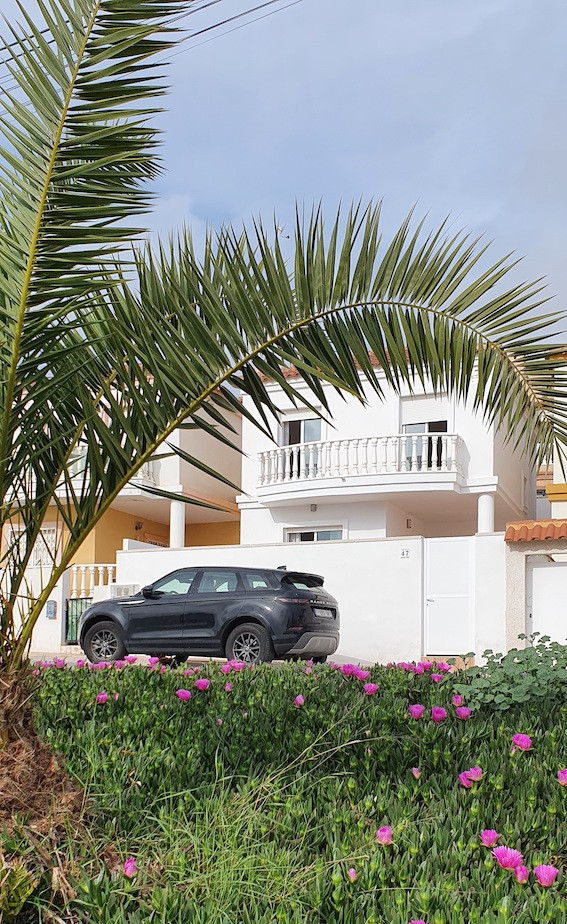 We are pleased to offer this west facing and modernised detached villa with private swimming pool, i, Spain