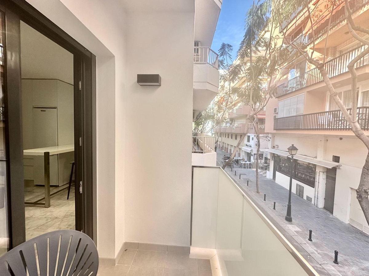 Middle Floor Apartment for sale in Los Boliches, Costa del Sol