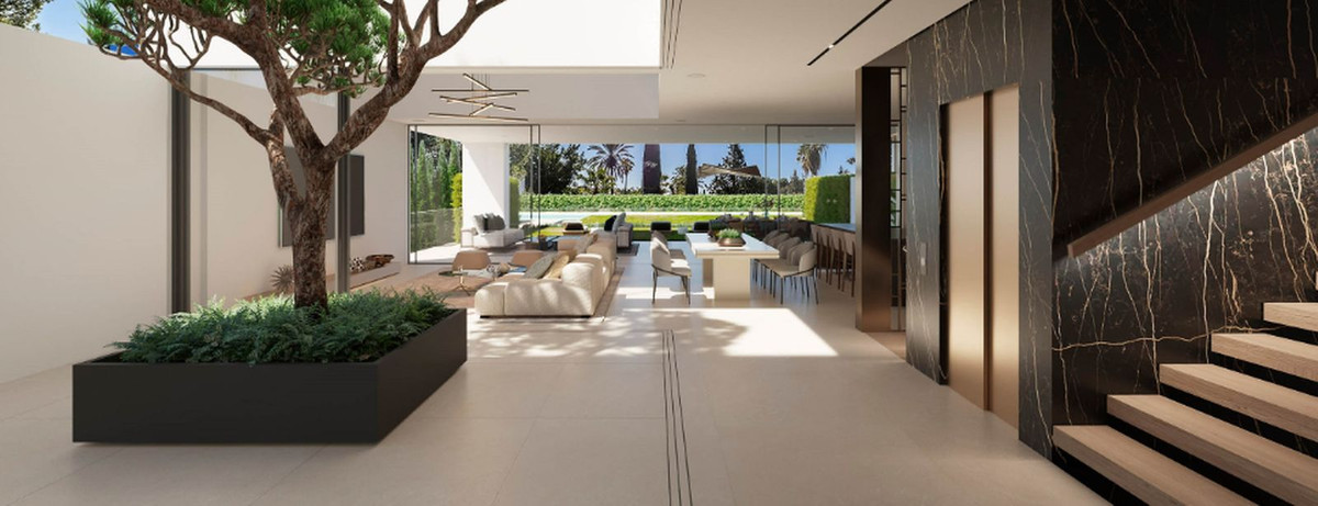  Villa, Detached  for sale    in Marbella