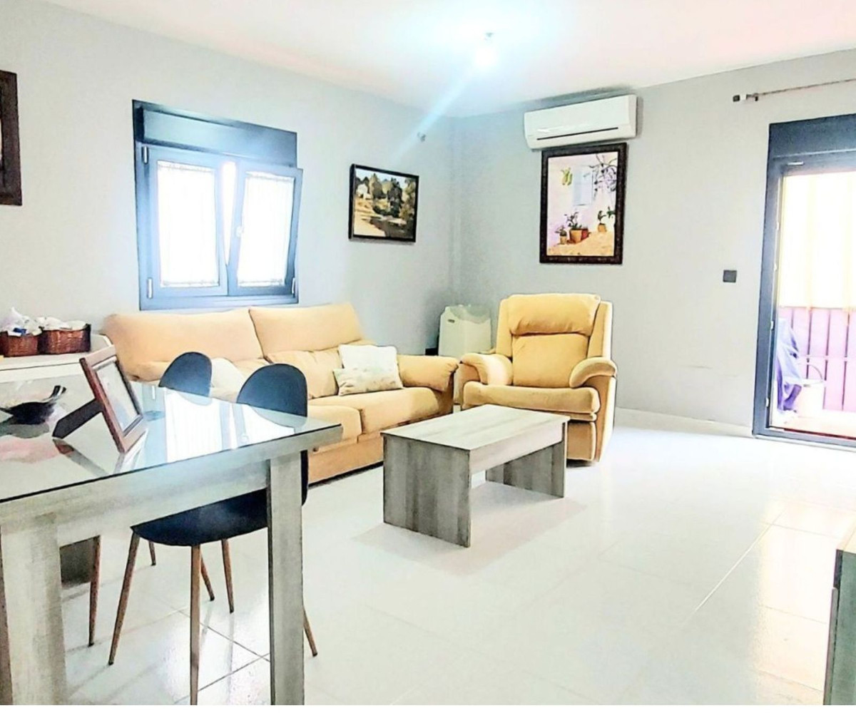 2 Bedroom Ground Floor Apartment For Sale Benahavís, Costa del Sol - HP4581226