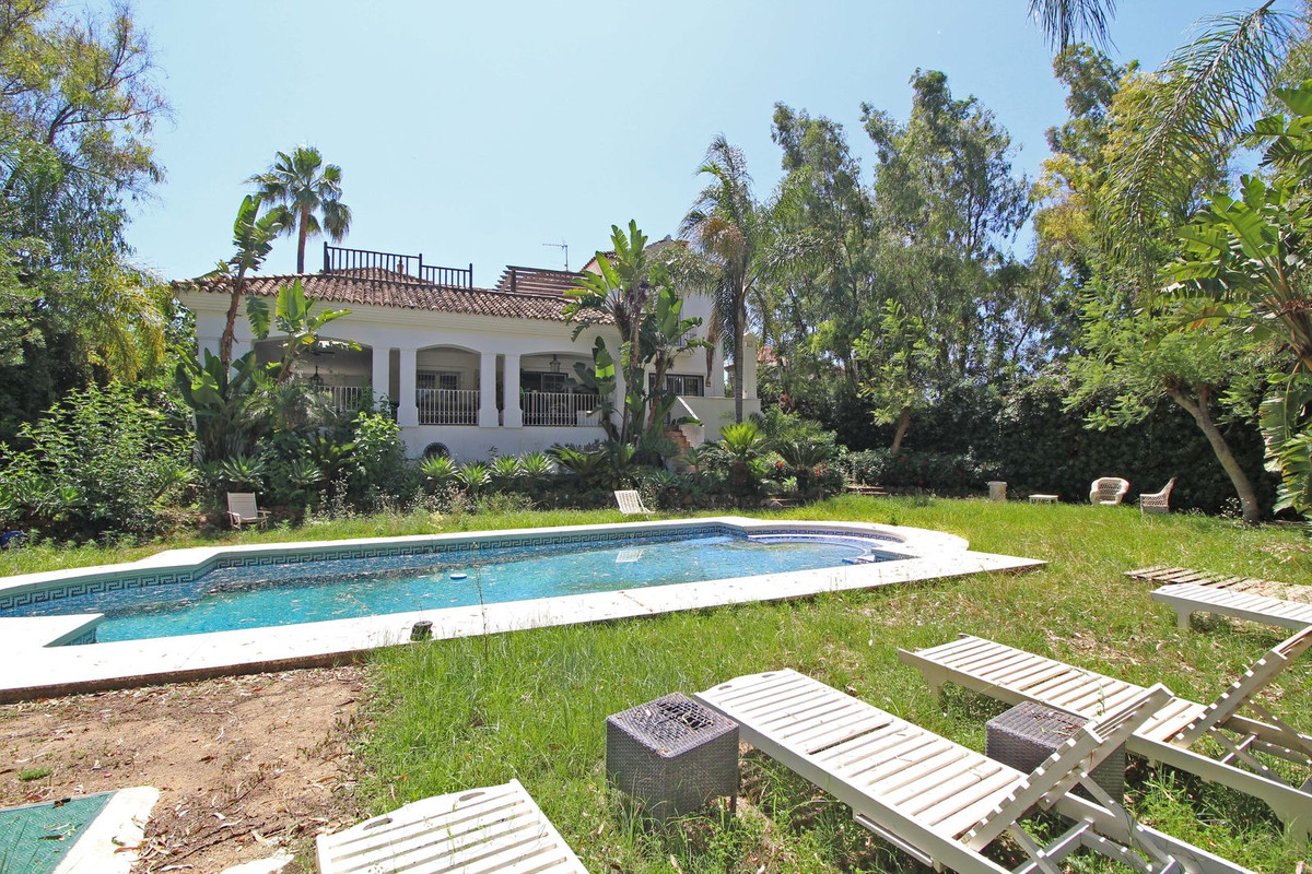 Detached Villa for sale in Marbella R4408789