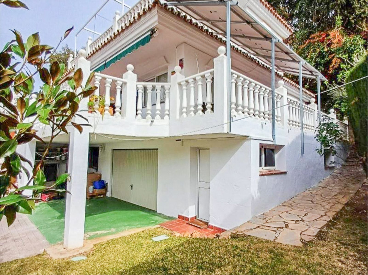Villa Independiente en Calahonda, Costa del Sol
