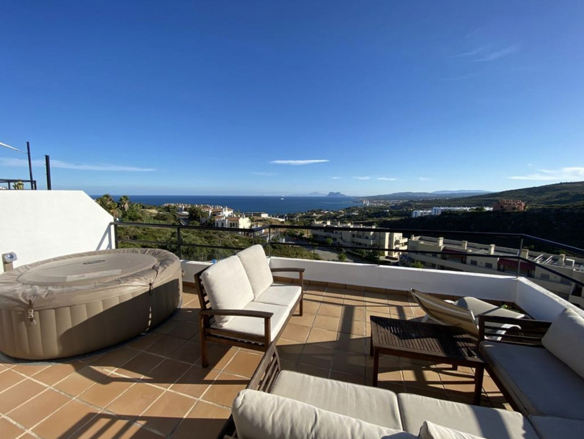 Luxury semi-detached house completed in 2018 with fantastic sea views to Gibraltar & Africa acro Spain