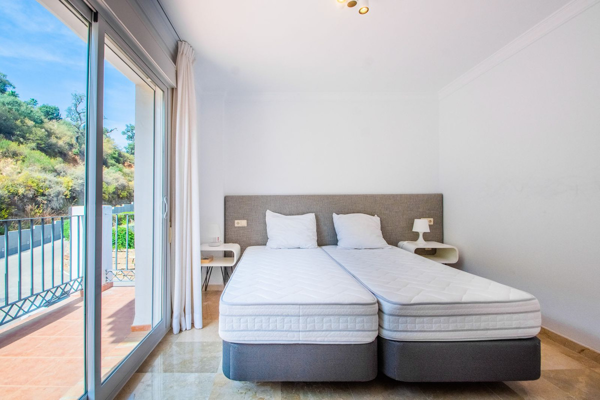 1 bedroom Apartment For Sale in La Mairena, Málaga - thumb 7