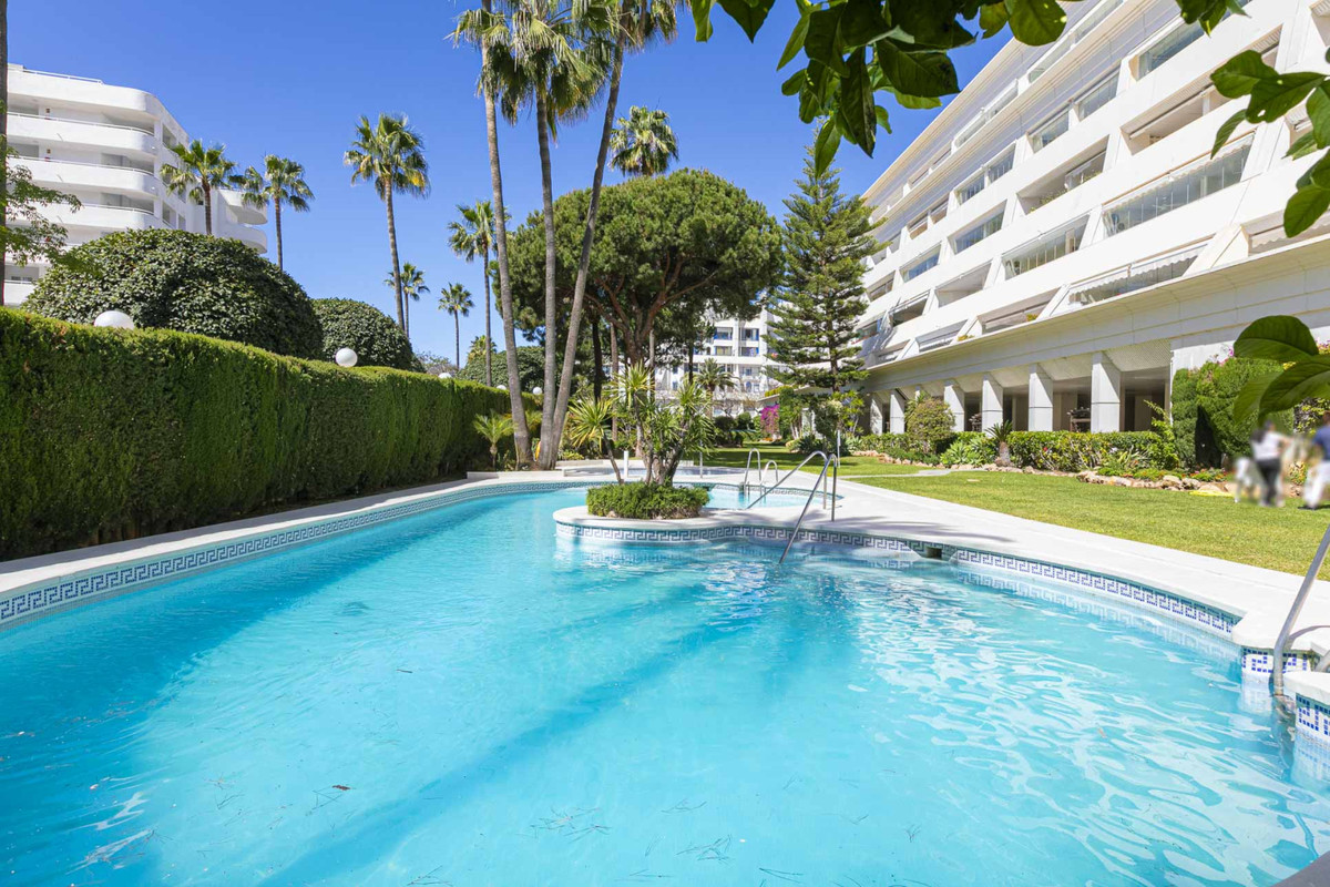 3 Bedroom Middle Floor Apartment For Sale Marbella, Costa del Sol - HP4710844