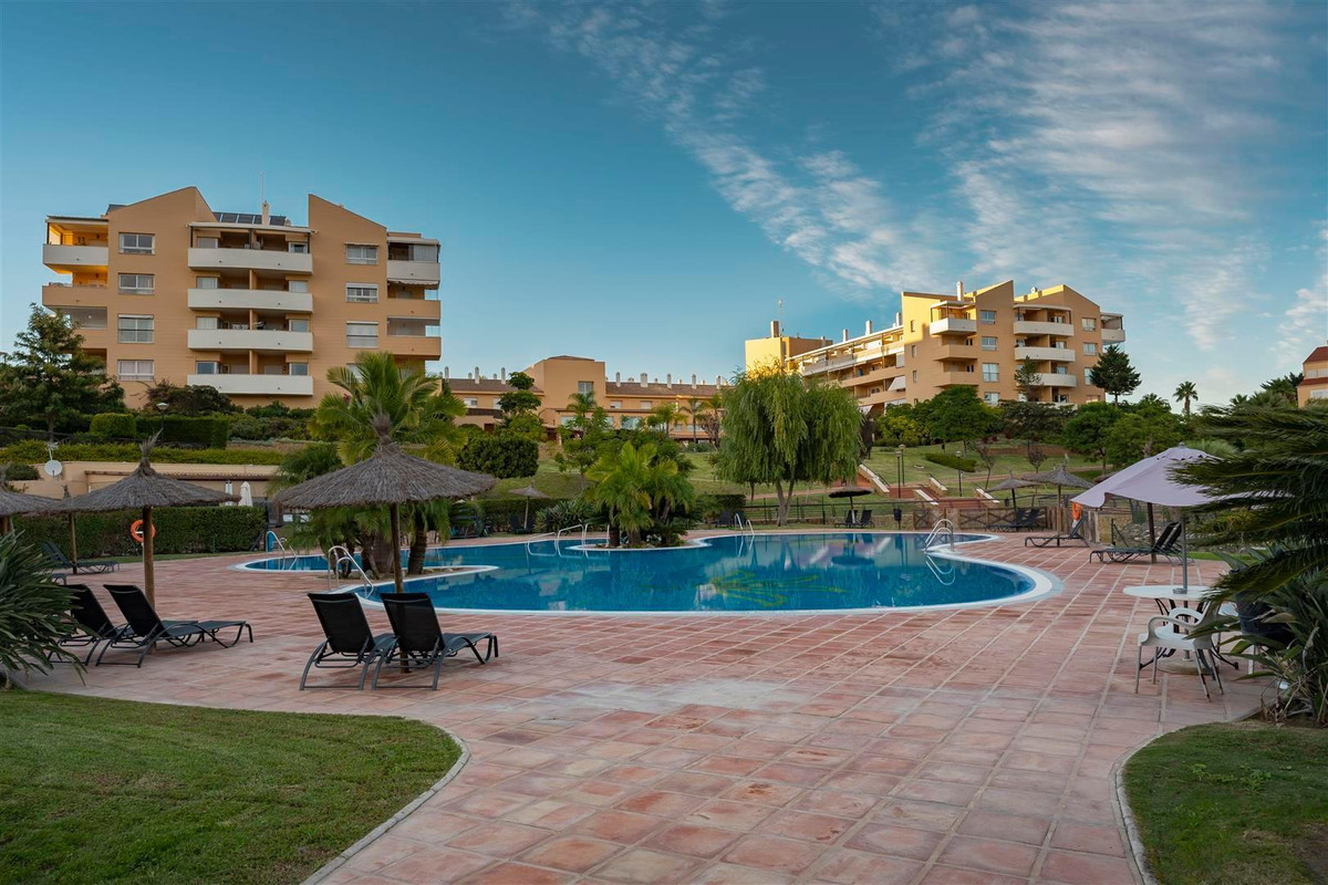 In search of a holiday home with excellent rental potential? Looking for a modern apartment with easy access to Málaga?