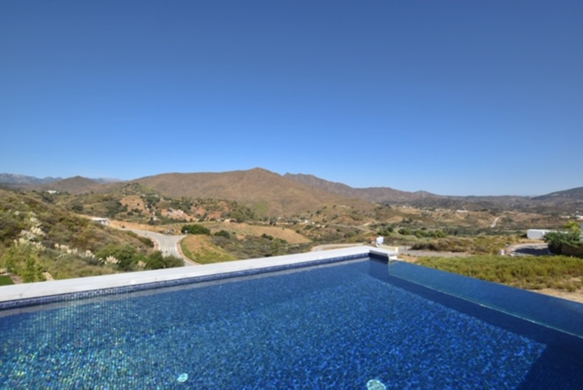 						Villa  Detached
													for sale 
																			 in La Cala
					