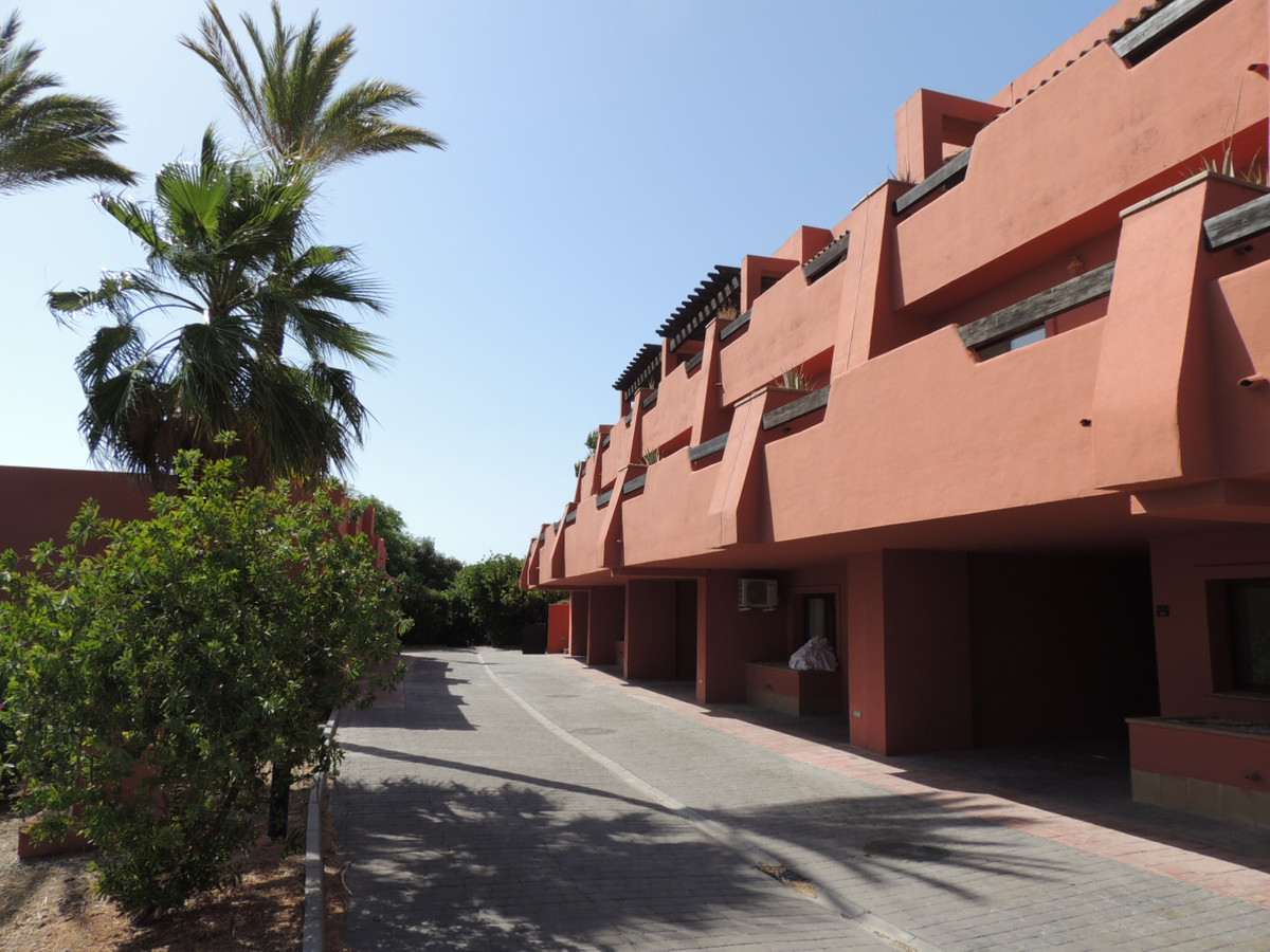 2 Bedroom Middle Floor Apartment For Sale Manilva, Costa del Sol - HP3672131