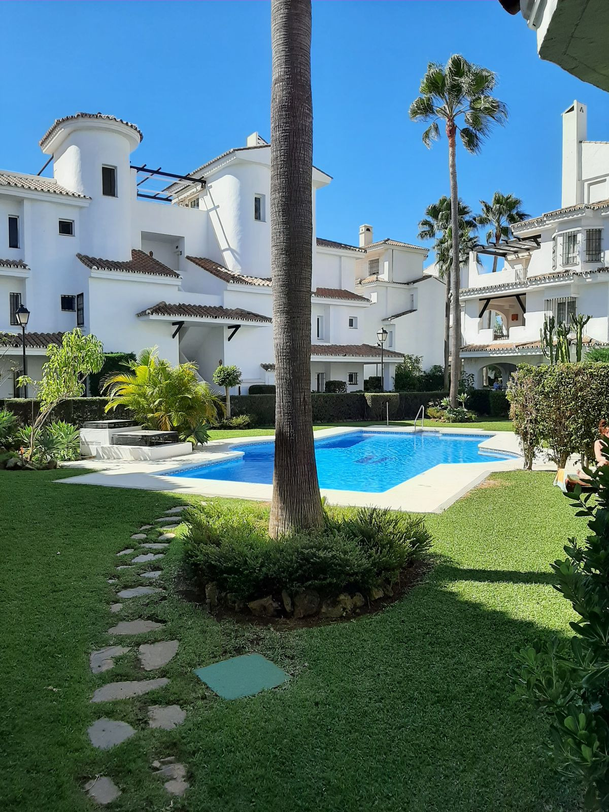 Apartamento Planta Baja en Nueva Andalucía, Costa del Sol
