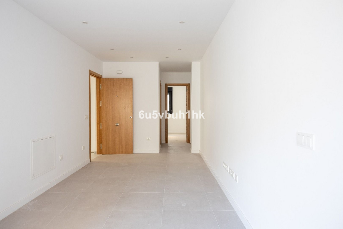 2 Bedroom Middle Floor Apartment For Sale Mijas Costa, Costa del Sol - HP4652755