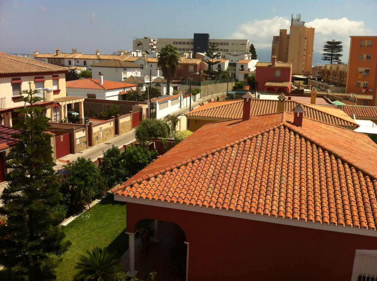 Algeciras, Costa del Sol, Cádiz, Spain - Apartment - Middle Floor