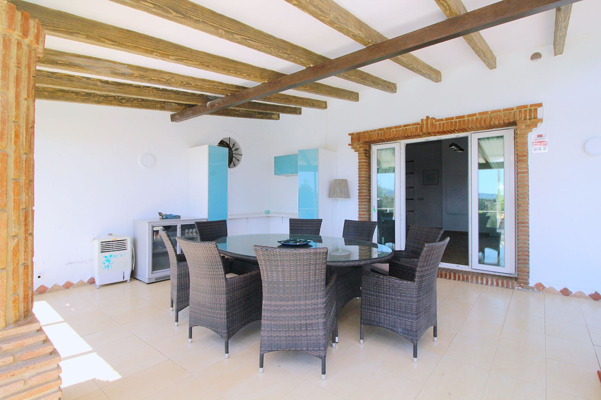 Fantastic finca with AFO and tourism license, with a spacious main house and 2 guest houses in Alhaurín El Grande.