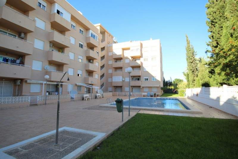 This apartment is located on the second floor, there is 1-bedroom, 1-bathroom living-room, and glass, Spain