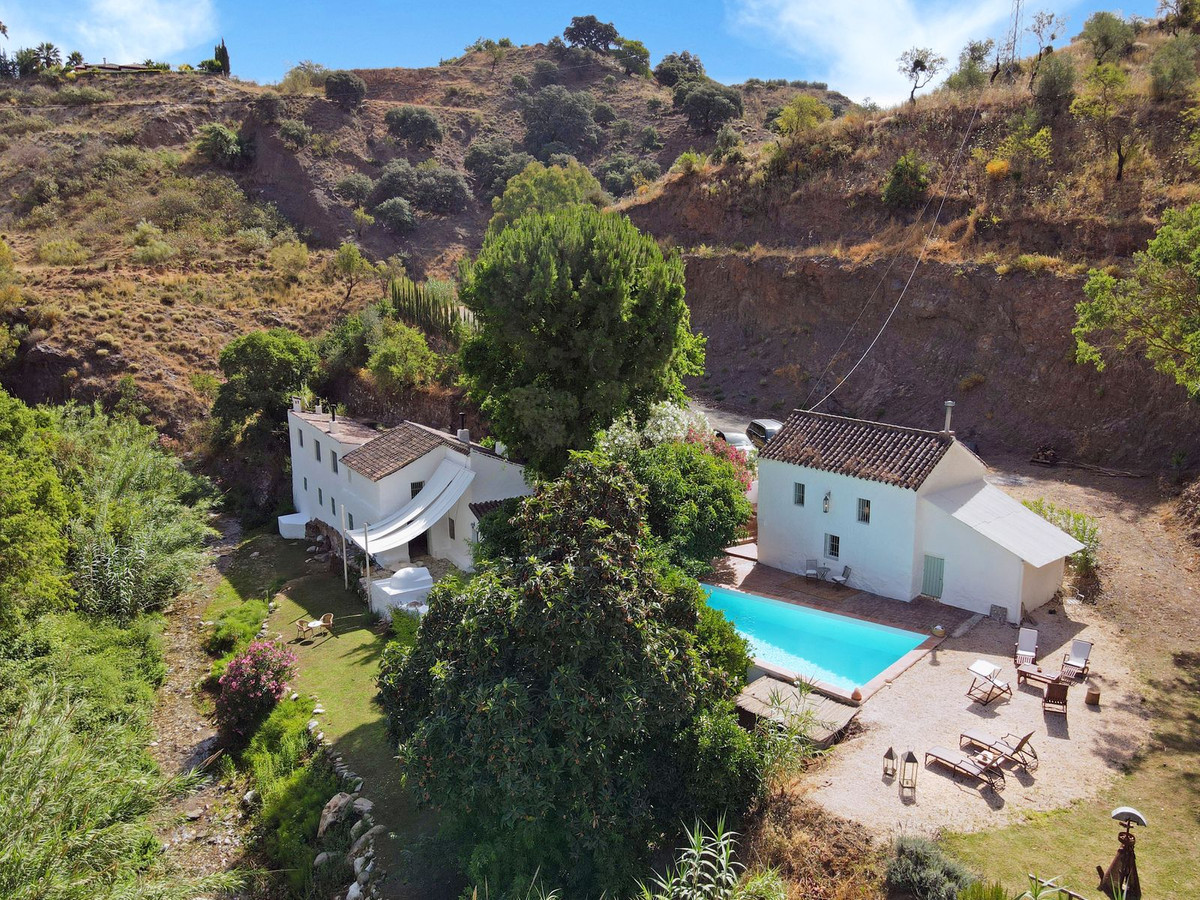 UNIQUE OPPORTUNITY! Incomparable historic Finca of 15,600 m2 of plot, with 478 m2 built, built in an, Spain