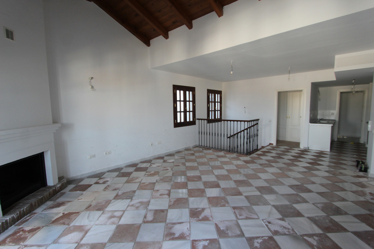 3 bed Property For Sale in La Heredia, Costa del Sol - thumb 2