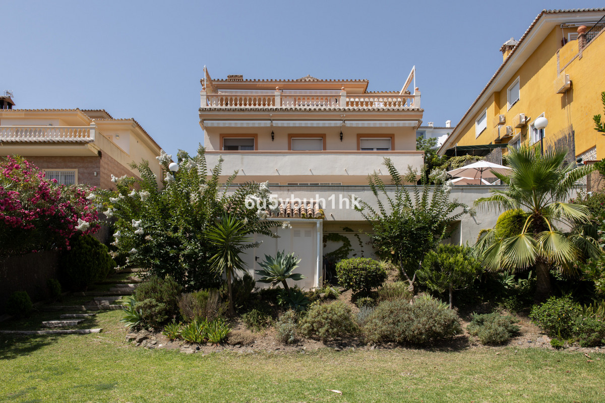 5 bedroom villa for sale torrequebrada