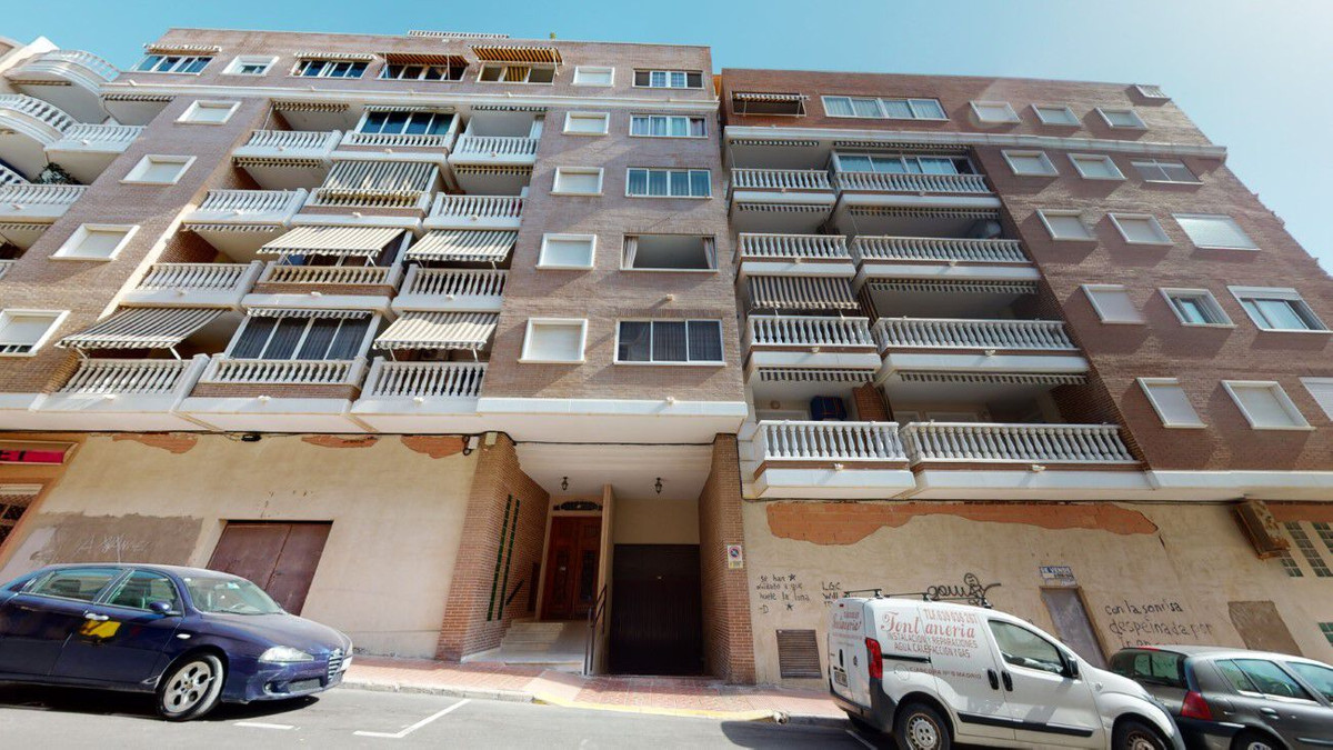 Studio apartment available in the center of Guardamar del Segura and only 50 meters to the sea. Fant, Spain