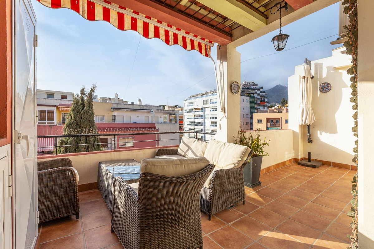 Centrally located penthouse flat situated a few meters from the promenade of Marbella. West facing. , Spain