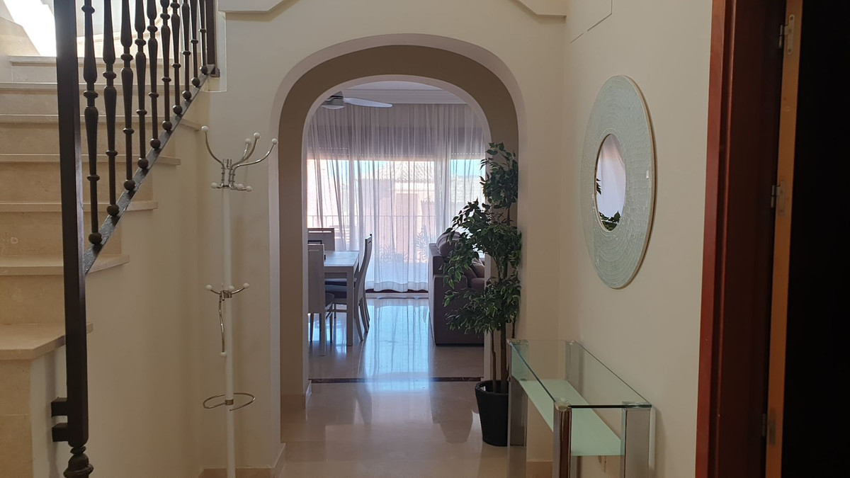 3 bedroom Villa For Sale in Estepona, Málaga - thumb 7