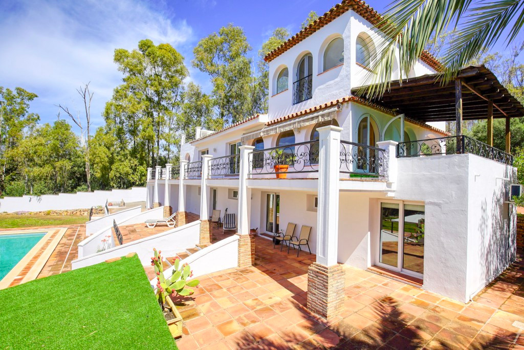 Villa zu verkaufen in Estepona R4689016