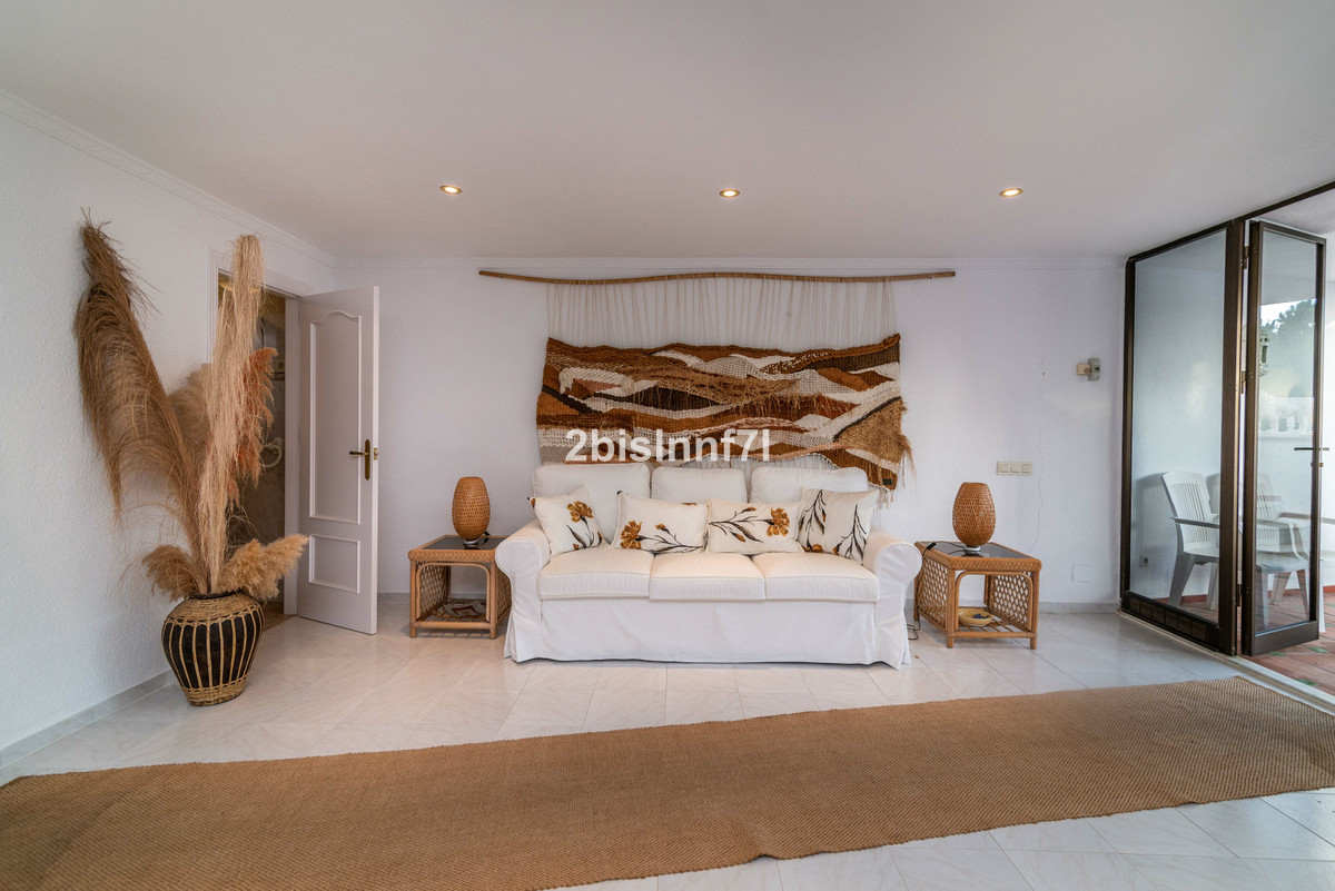 3 bedroom Villa For Sale in Elviria, Málaga - thumb 27