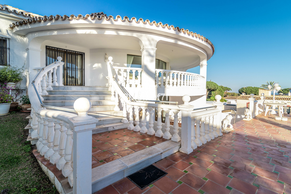 3 bedroom Villa For Sale in Elviria, Málaga - thumb 41