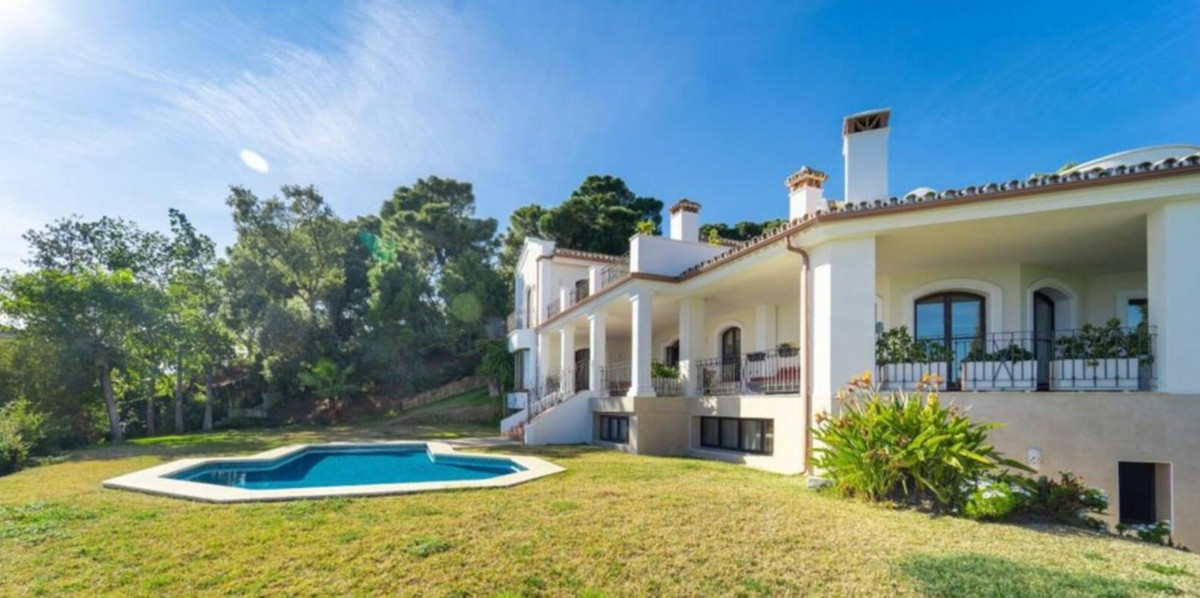 Villa for sale in La Zagaleta, Costa del Sol