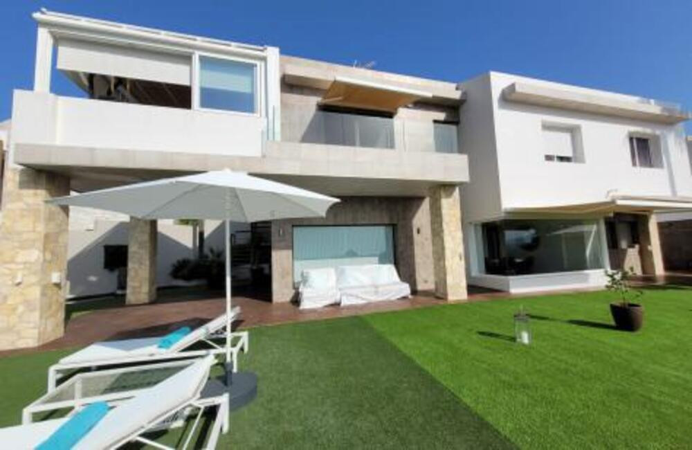 Villa te koop in Estepona R4114162