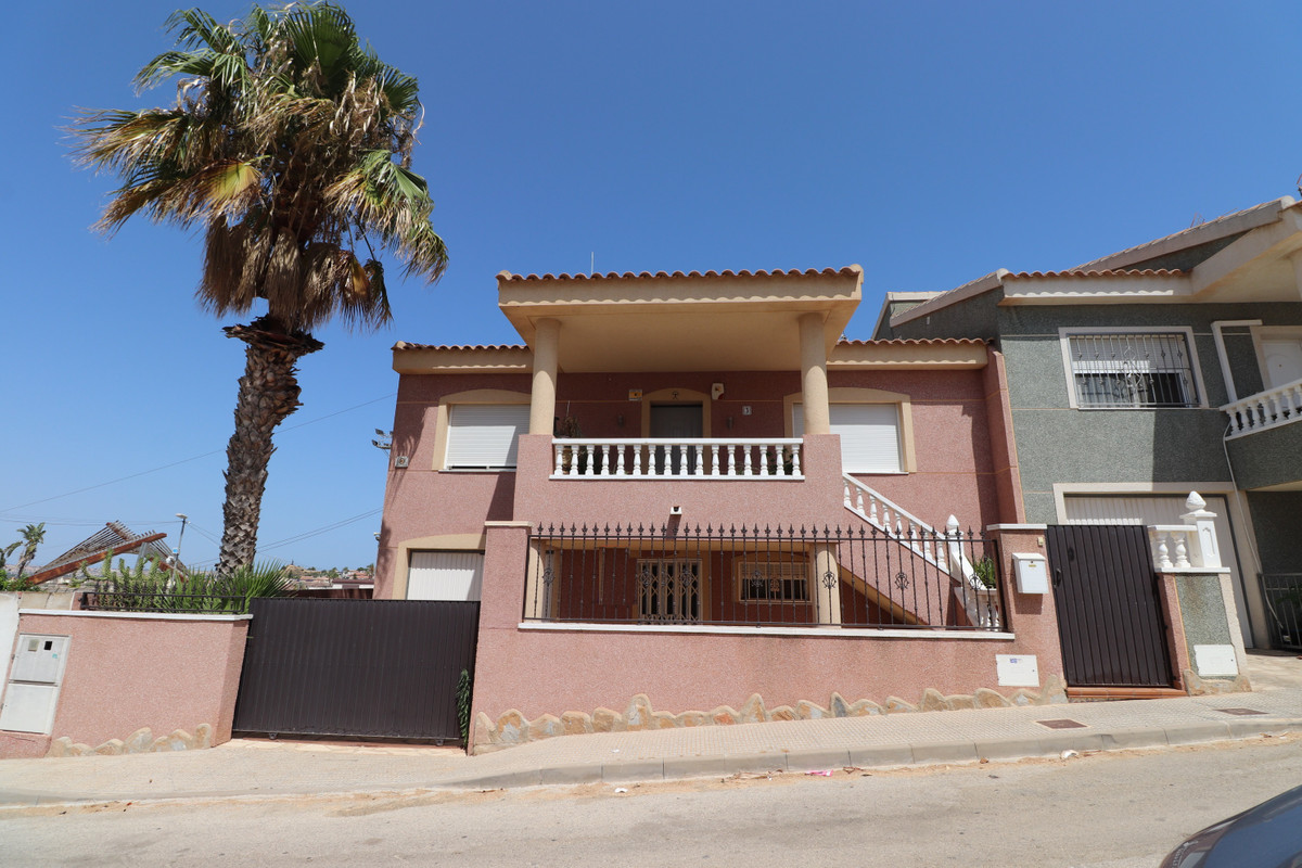 This Extremely Spacious, East &amp; West Facing, Five Bedroom Townhouse in Benijofar is located , Spain