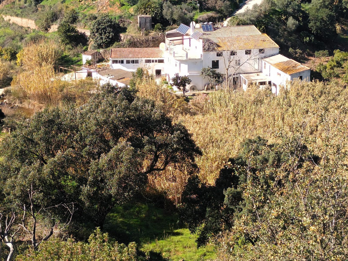 						Villa  Finca
													for sale 
																			 in La Mairena
					