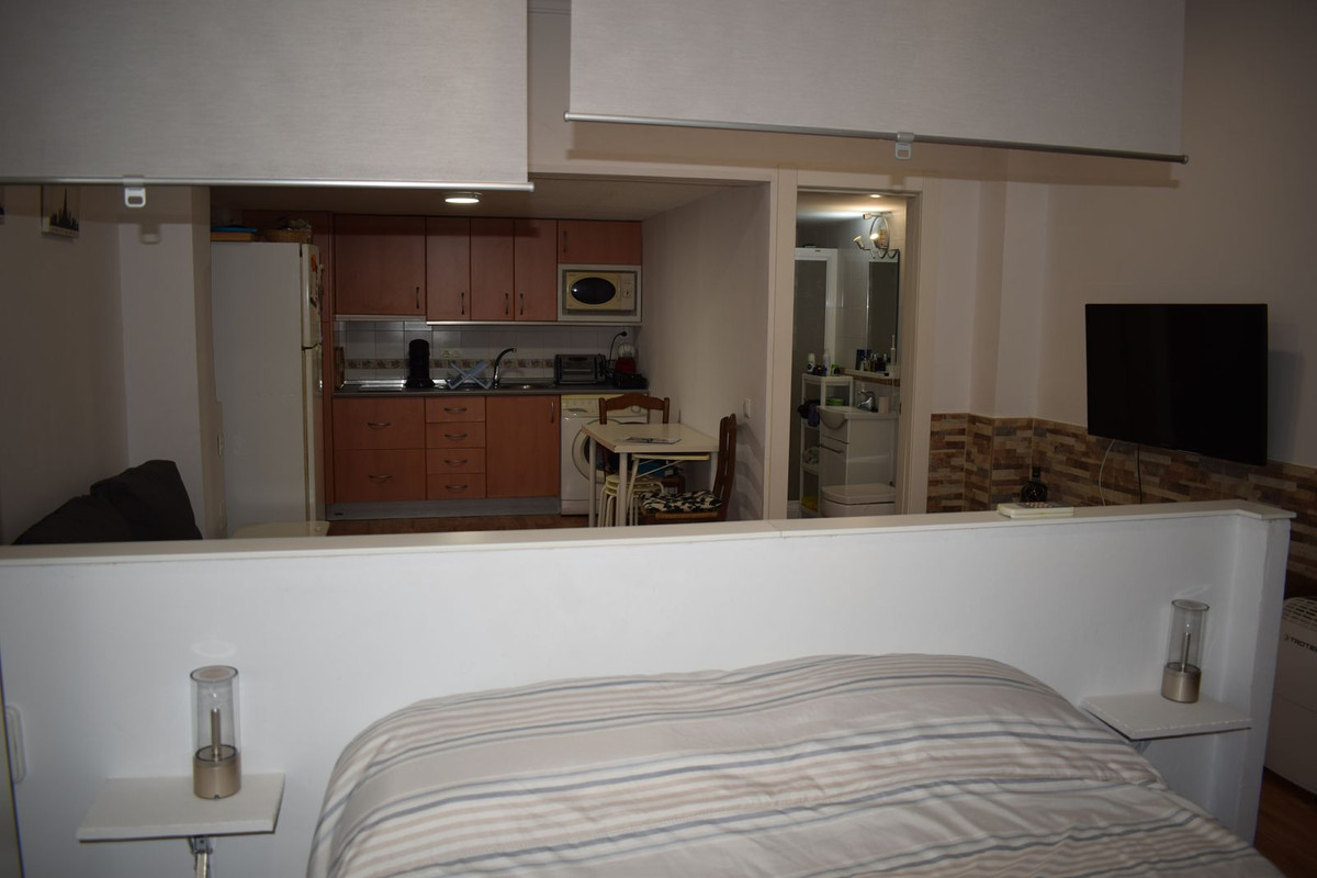 0 Bedroom Ground Floor Studio For Sale Torremolinos Centro, Costa del Sol - HP4139626